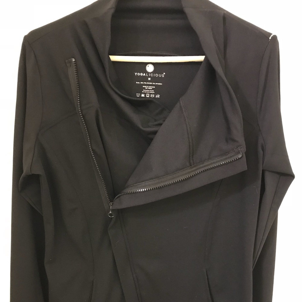 Yoga long sleeve zip up. Brand: Yogalicious